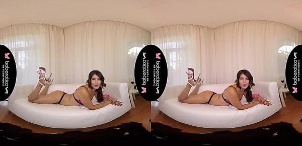  Solo, Caucasian babe, Lady Dee is masturbating, in VR